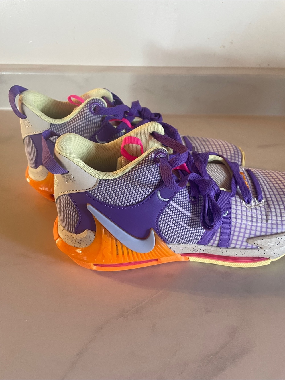 Nike LeBron Witness VII